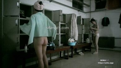 私房最新流出大神高价雇学妹潜入高校旧校区浴室偷拍学妹更衣~大奶学妹青春靓妹~1